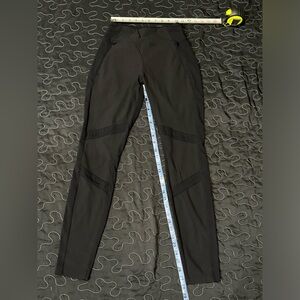 ATHLETA Black / Black Highline Hybrid Summiter Tight size 0